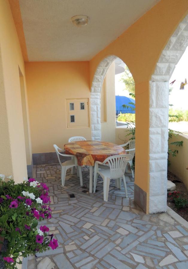 Apartman Husic Pag Town Bagian luar foto