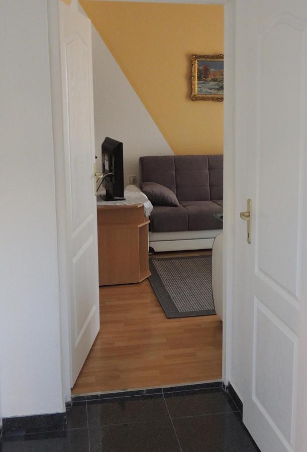Apartman Husic Pag Town Bagian luar foto