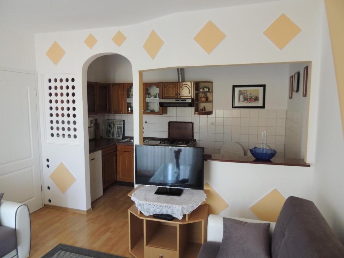 Apartman Husic Pag Town Bagian luar foto