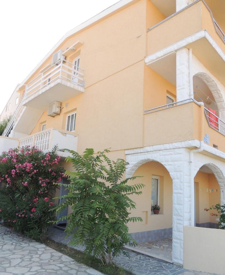 Apartman Husic Pag Town Bagian luar foto