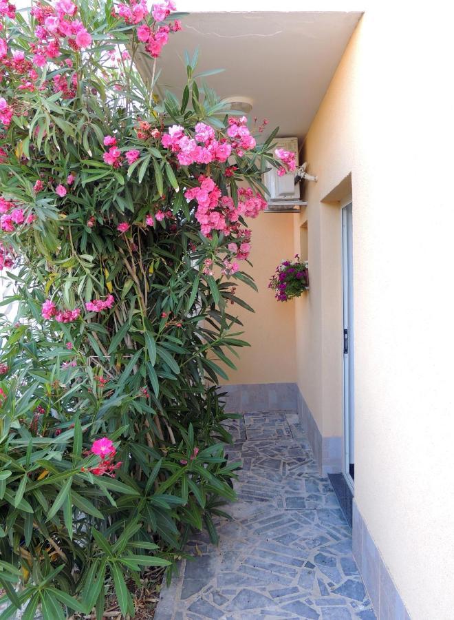 Apartman Husic Pag Town Bagian luar foto